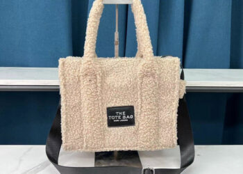 The Tote Bag Marc Jacobs Review: Why This Bag Is Worth the Investment