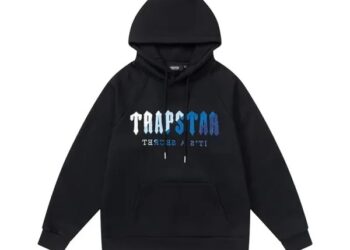 trapstar-blue-logo-black-hoodie